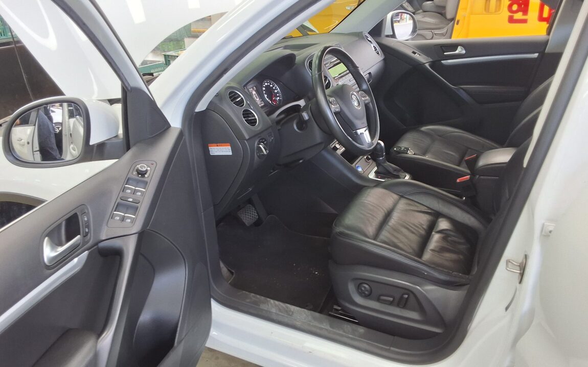 VOLKSWAGEN TIGUAN 2.0 TDI BLUEMOTION 2016 - zdjęcie 10