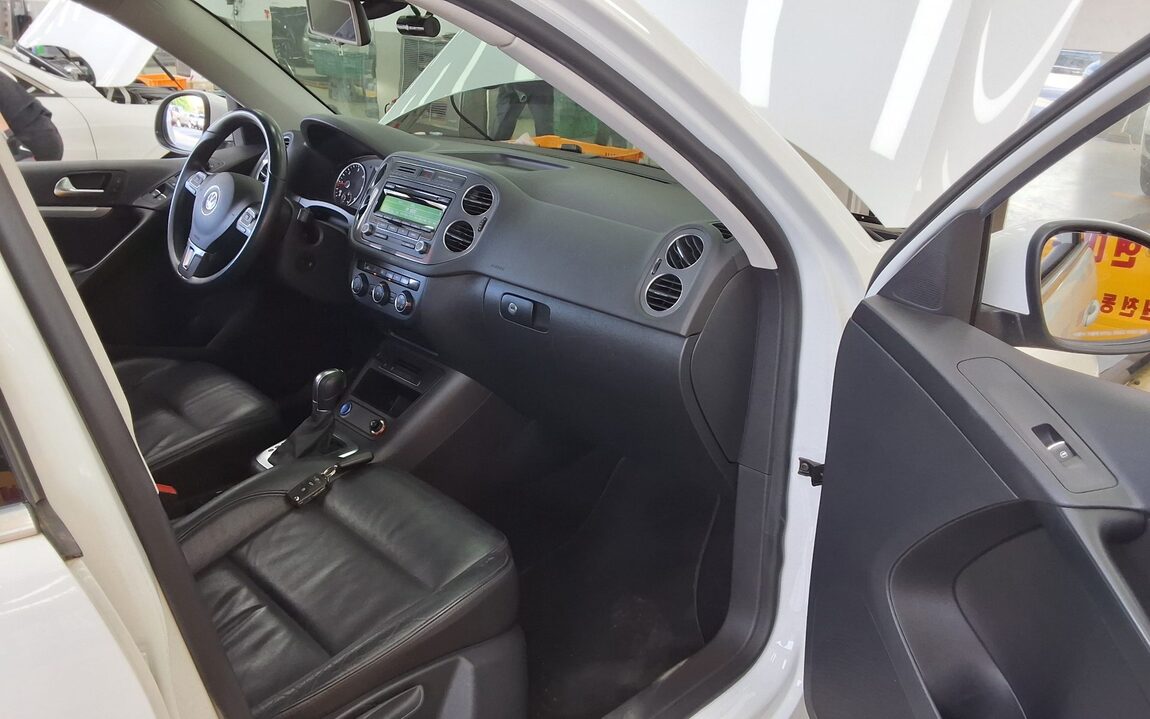 VOLKSWAGEN TIGUAN 2.0 TDI BLUEMOTION 2016 - zdjęcie 14