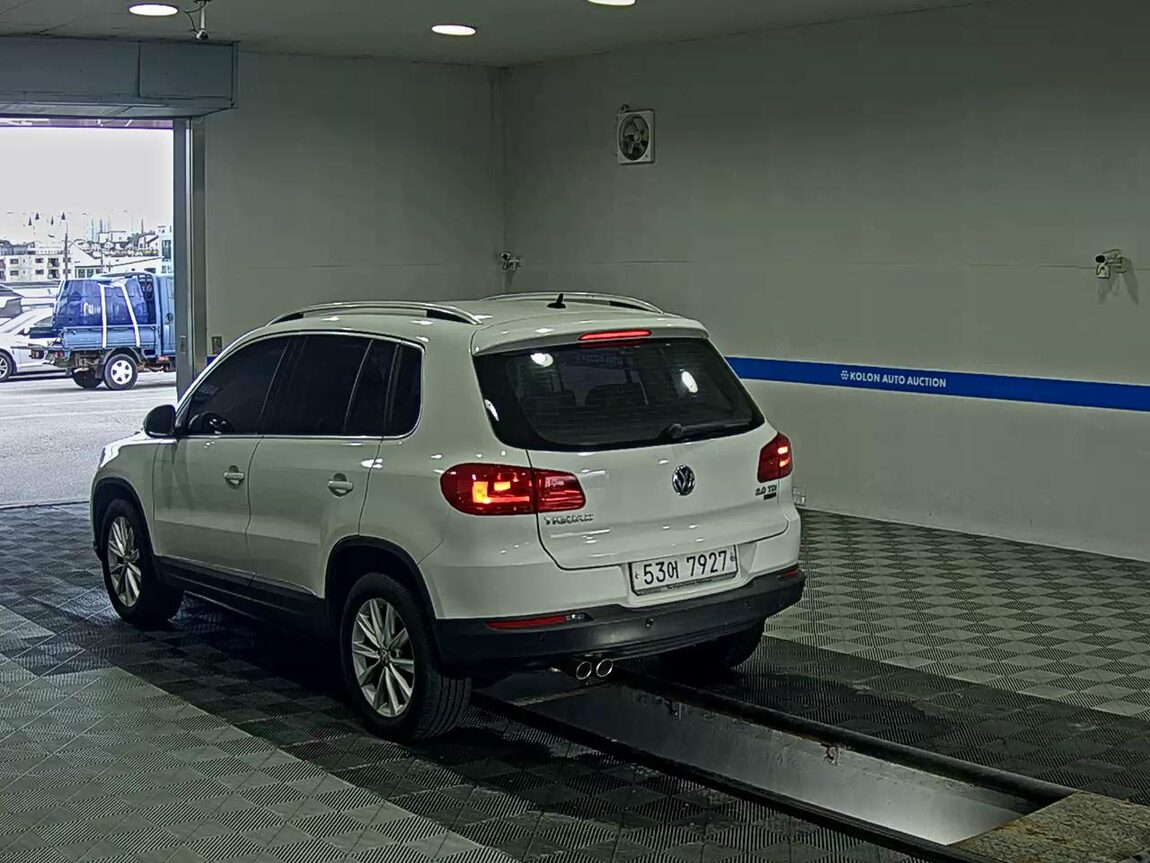 VOLKSWAGEN TIGUAN 2.0 TDI BLUEMOTION 2016 - zdjęcie 6