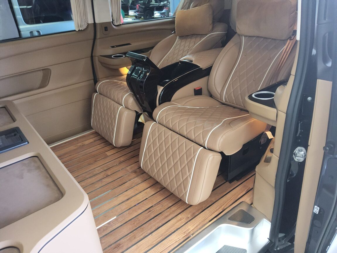 MERCEDES-BENZ V-CLASS V220 DIESEL 2023 - zdjęcie 12