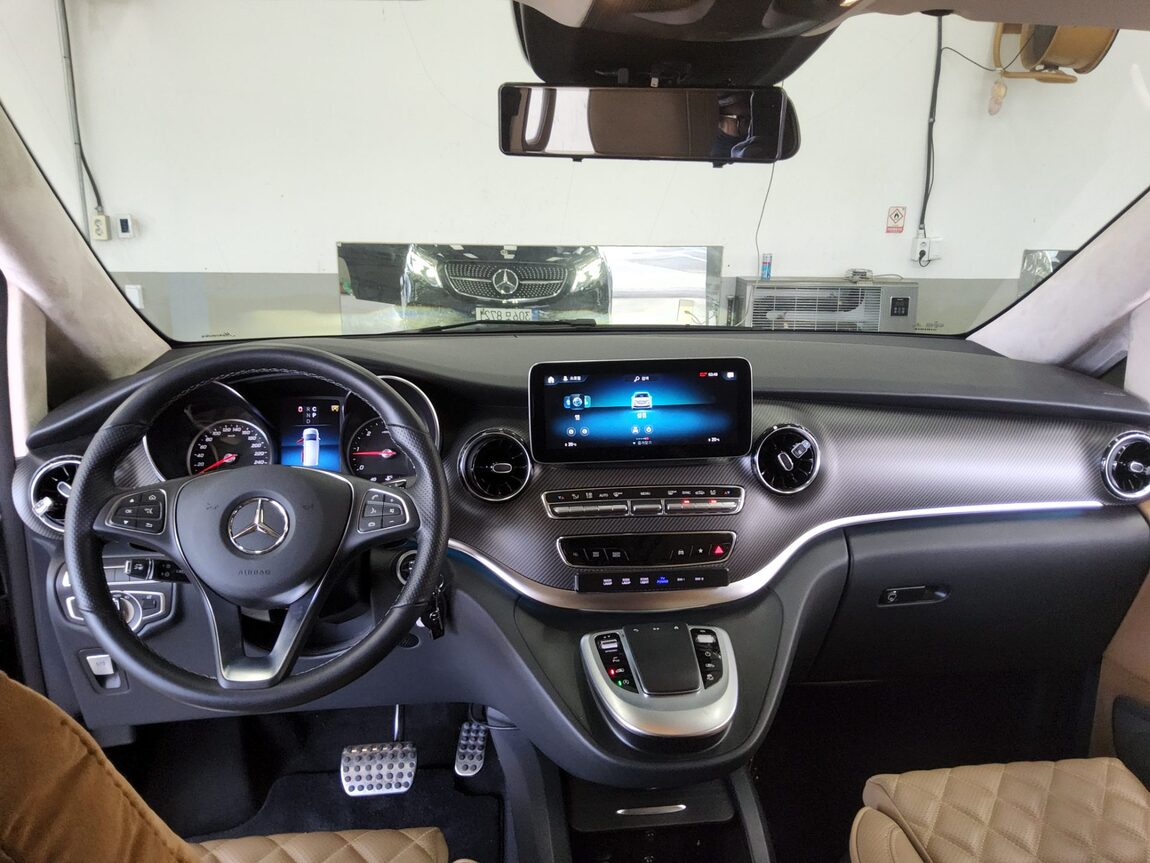 MERCEDES-BENZ V-CLASS V220 DIESEL 2023 - zdjęcie 11