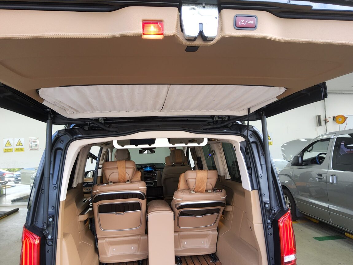 MERCEDES-BENZ V-CLASS V220 DIESEL 2023 - zdjęcie 15