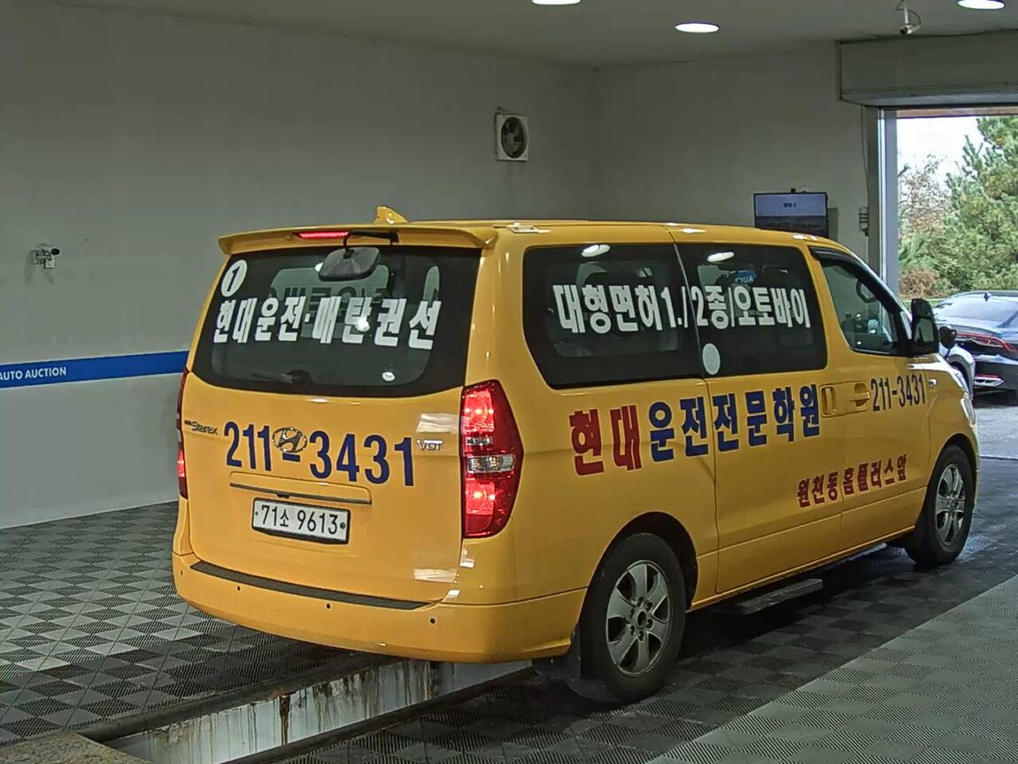HYUNDAI THE NEW GRAND STAREX CHILD SAFETY VEHICLE 12-SEATER DIESEL 2019 - zdjęcie 5