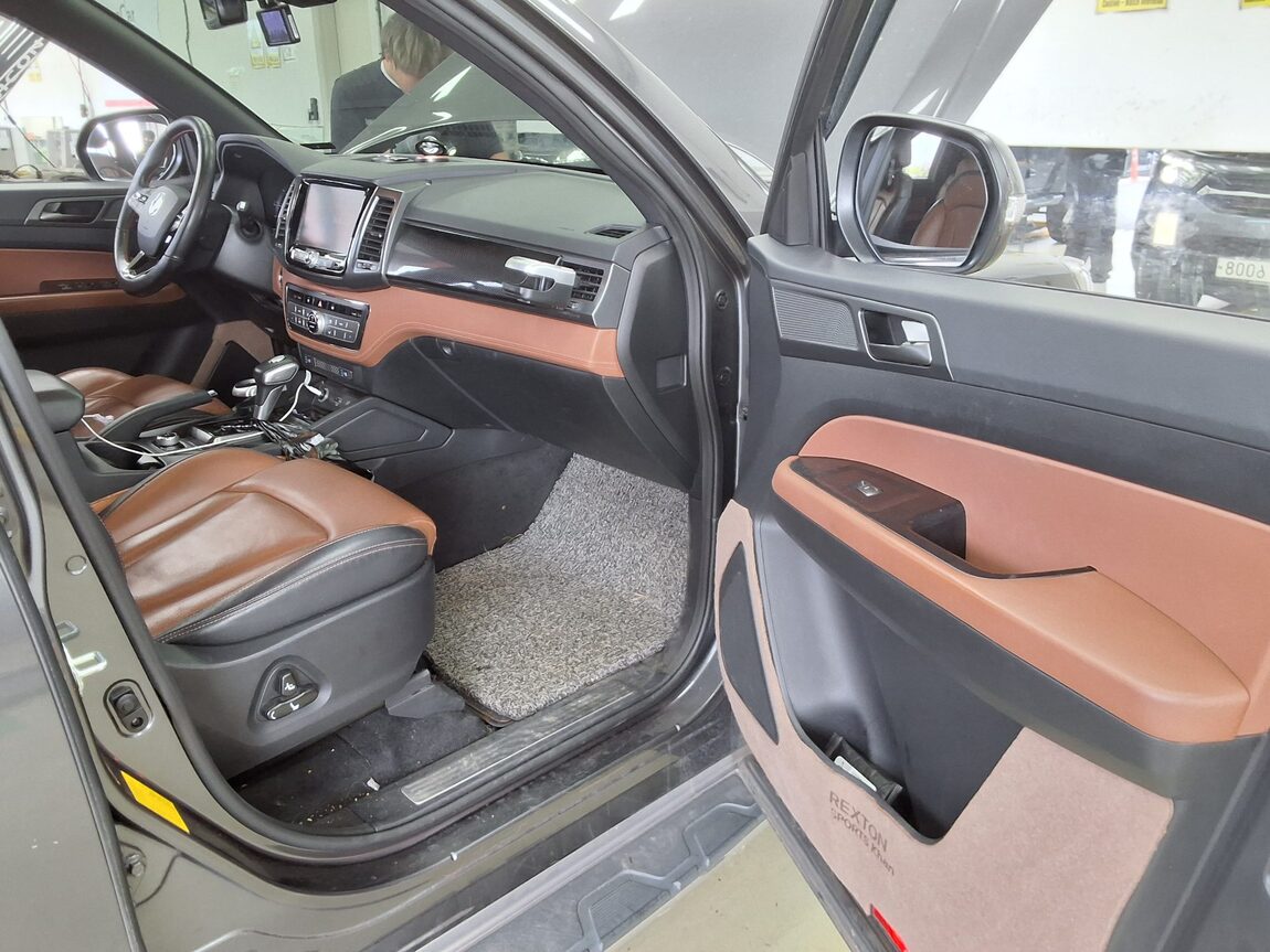 KG MOBILITY (SSANGYONG) REXTON SPORTS 2.2 4WD NOBLESSE 2020 - zdjęcie 14