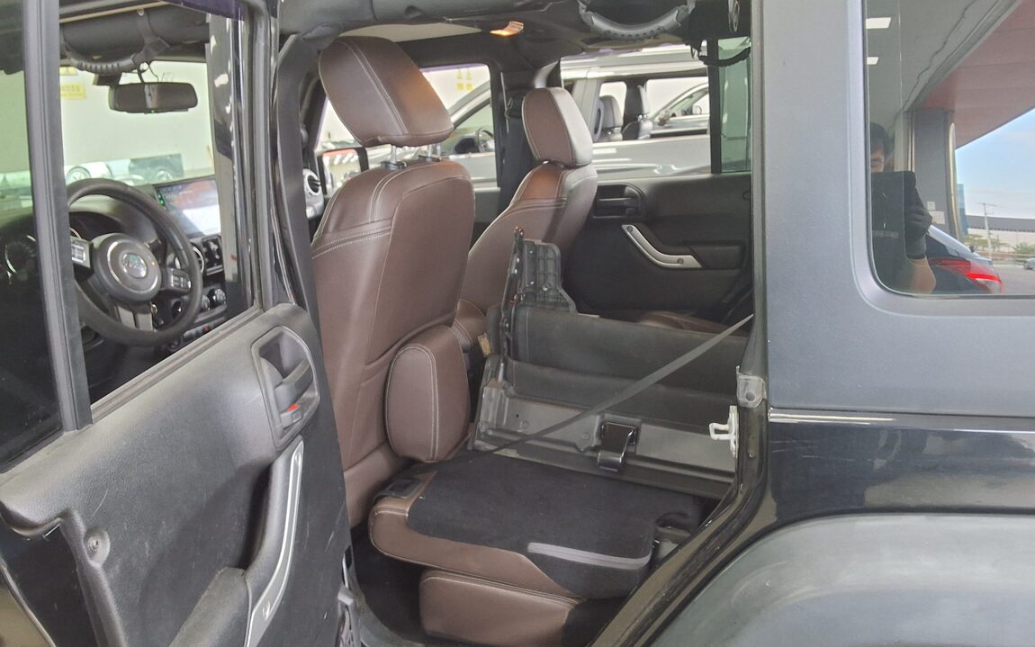 JEEP WRANGLER (JK) 2.8 RUBICON 4-DOOR 2014 - zdjęcie 12