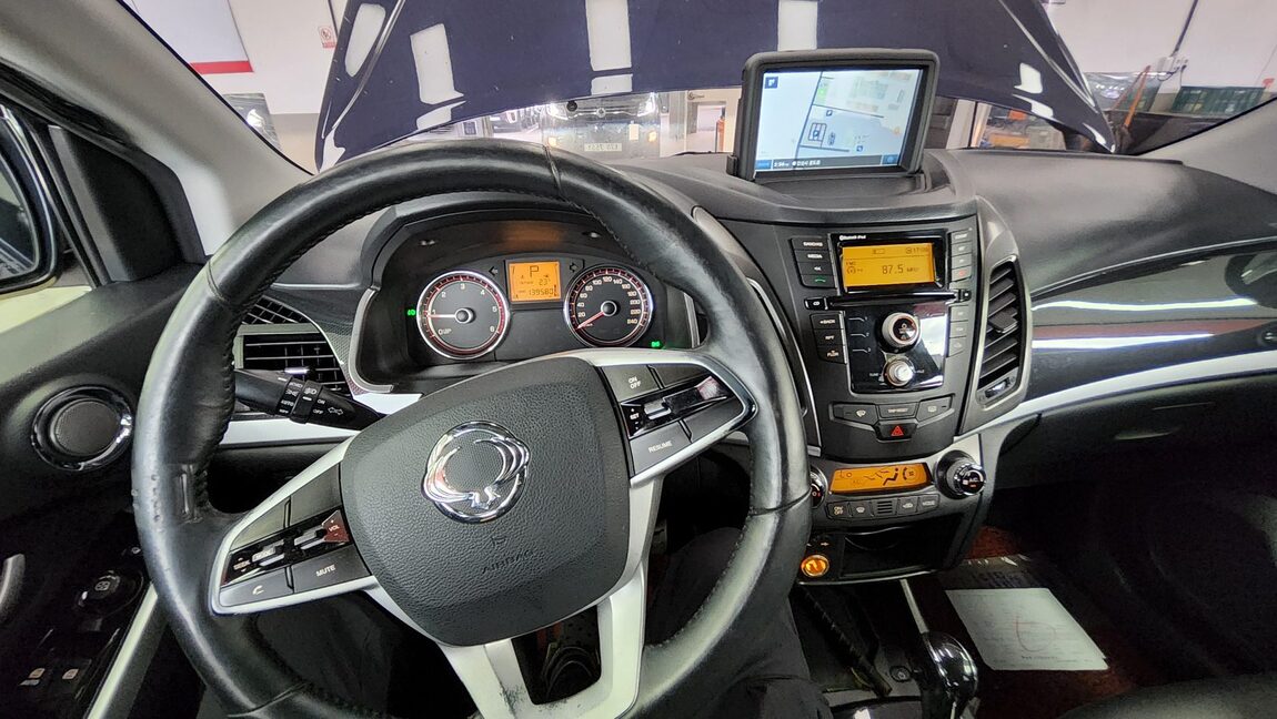 KG MOBILITY (SSANGYONG) NEW STYLE KORANDO C 2.2 2WD EXTREME EDITION 2017 - zdjęcie 18