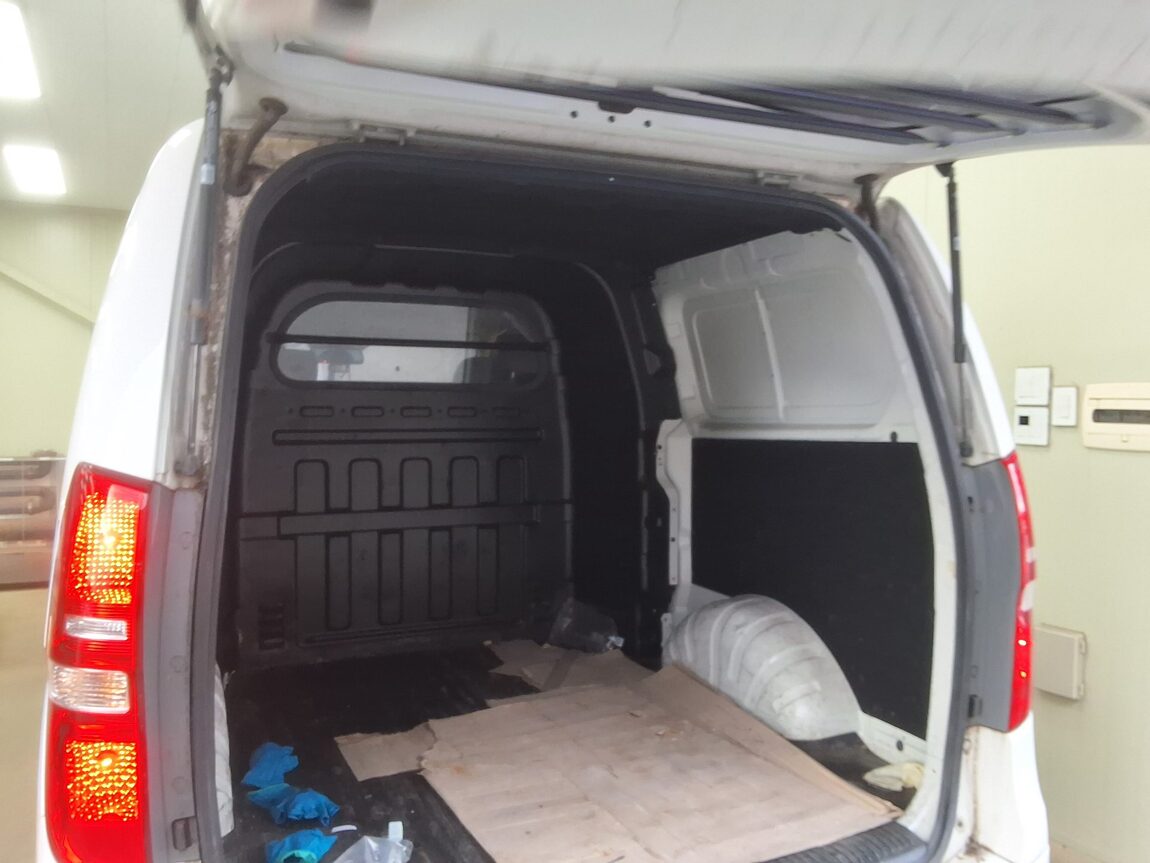 HYUNDAI GRAND STAREX 5-SEATER DIESEL VAN SMART 2017 - zdjęcie 16