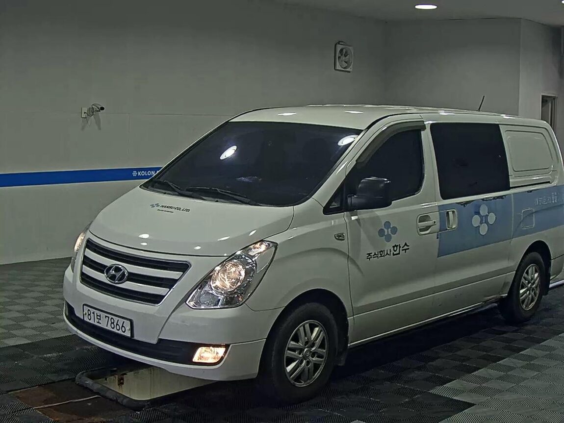 HYUNDAI GRAND STAREX 5-SEATER DIESEL VAN SMART 2017 - zdjęcie 2