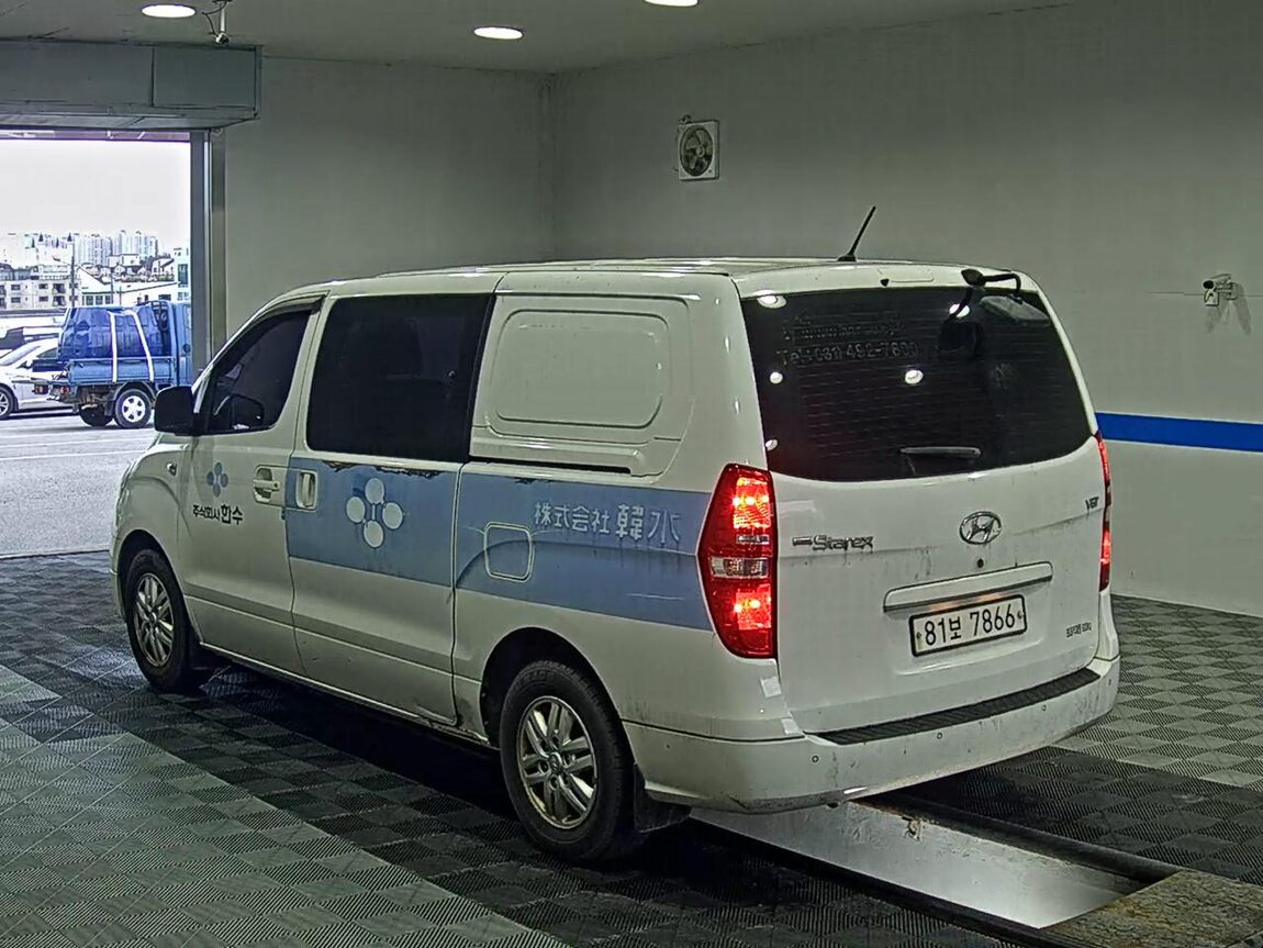 HYUNDAI GRAND STAREX 5-SEATER DIESEL VAN SMART 2017 - zdjęcie 6