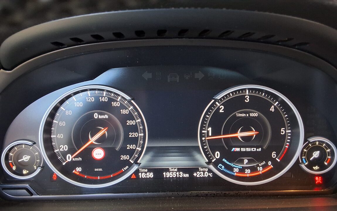 BMW 5 SERIES (6TH GEN) 520d xDRIVE M AERODYNAMIC PRO 2016 - zdjęcie 9