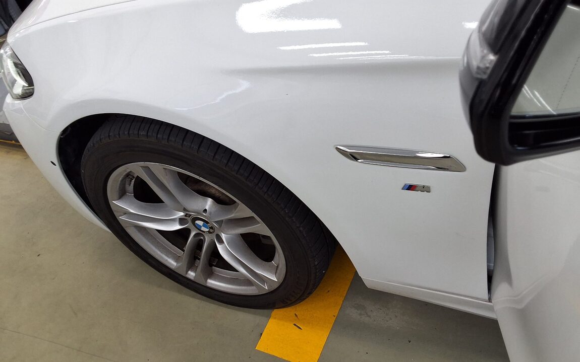 BMW 5 SERIES (6TH GEN) 520d xDRIVE M AERODYNAMIC PRO 2016 - zdjęcie 24