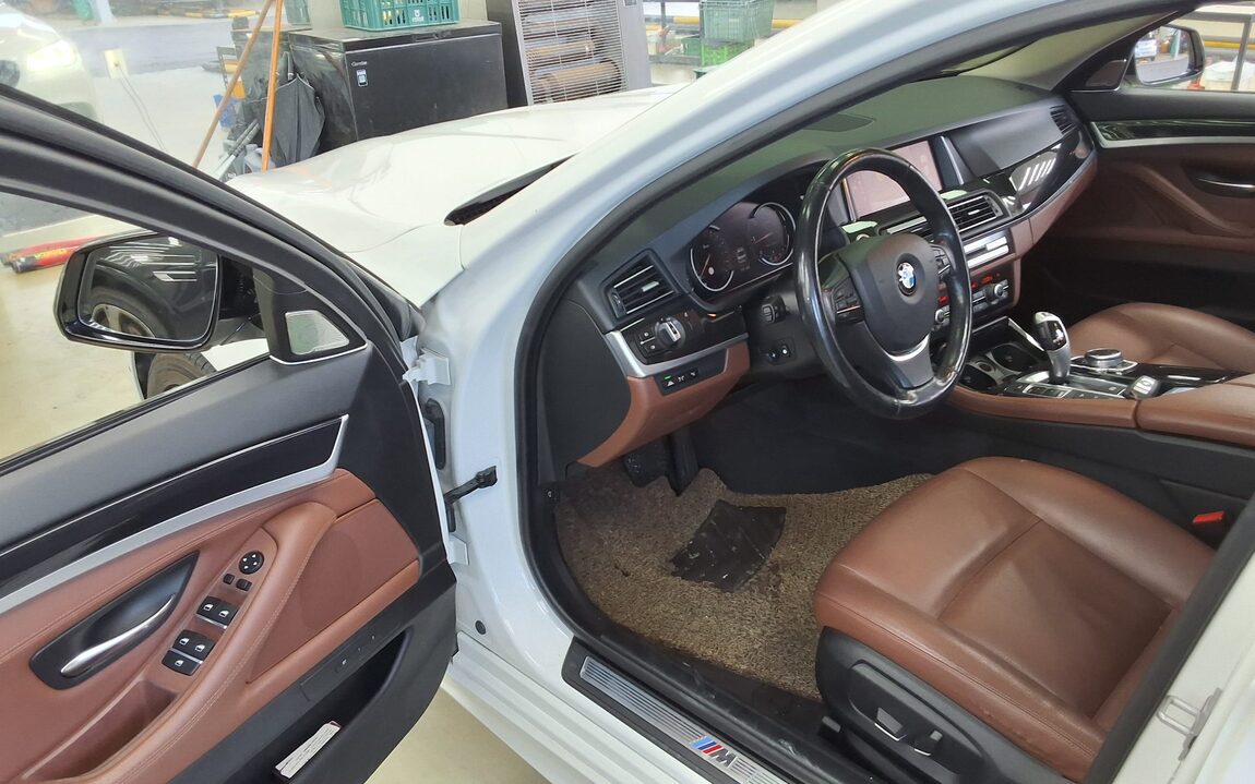 BMW 5 SERIES (6TH GEN) 520d xDRIVE M AERODYNAMIC PRO 2016 - zdjęcie 10