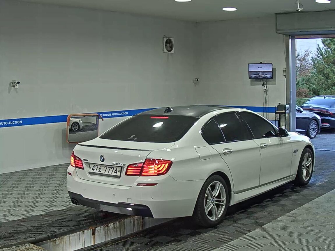 BMW 5 SERIES (6TH GEN) 520d xDRIVE M AERODYNAMIC PRO 2016 - zdjęcie 5
