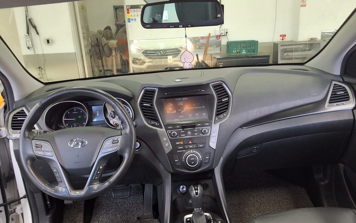 HYUNDAI SANTA FE THE PRIME DIESEL R2.0 2WD PREMIUM 2017 - zdjęcie 11