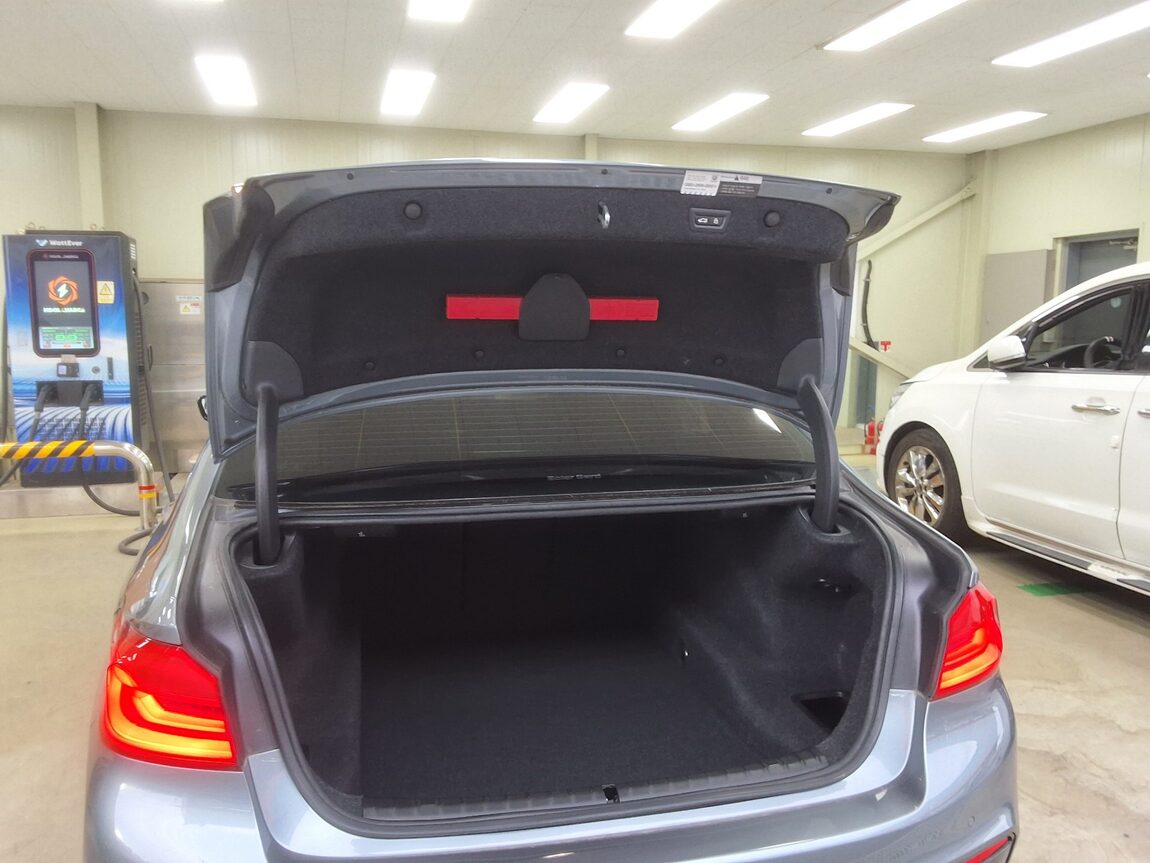 BMW 5 SERIES (7TH GEN) 520d M SPORT PACK PLUS 2020 - zdjęcie 16