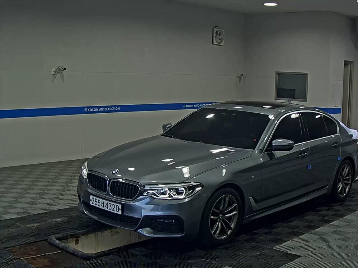 BMW 5 SERIES (7TH GEN) 520d M SPORT PACK PLUS 2020 - zdjęcie 2