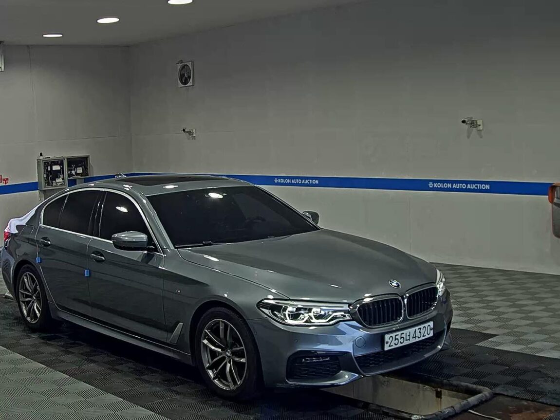 BMW 5 SERIES (7TH GEN) 520d M SPORT PACK PLUS 2020 - zdjęcie 3