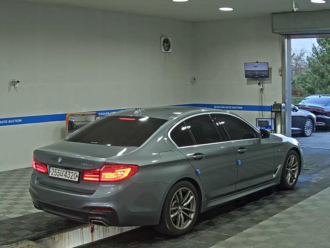 BMW 5 SERIES (7TH GEN) 520d M SPORT PACK PLUS 2020 - zdjęcie 5