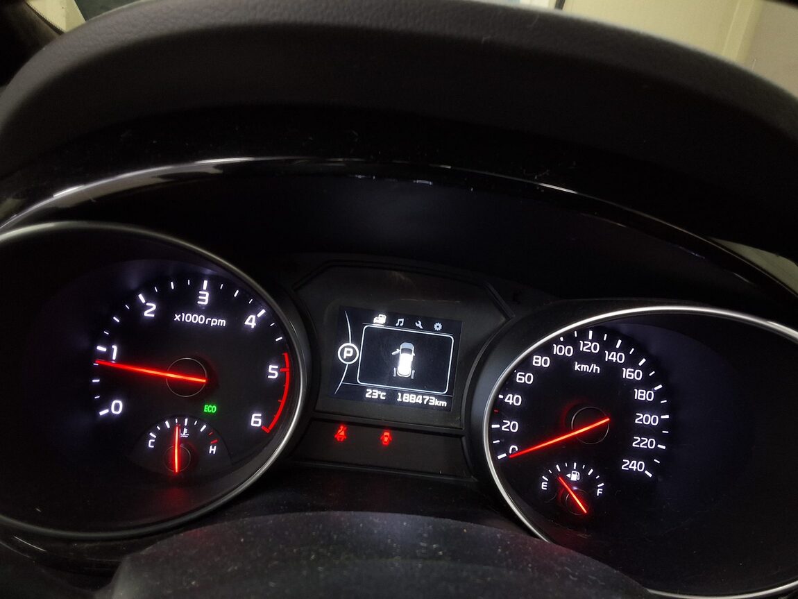 KIA ALL NEW CARNIVAL 9-SEATER DIESEL PRESTIGE 2015 - zdjęcie 10
