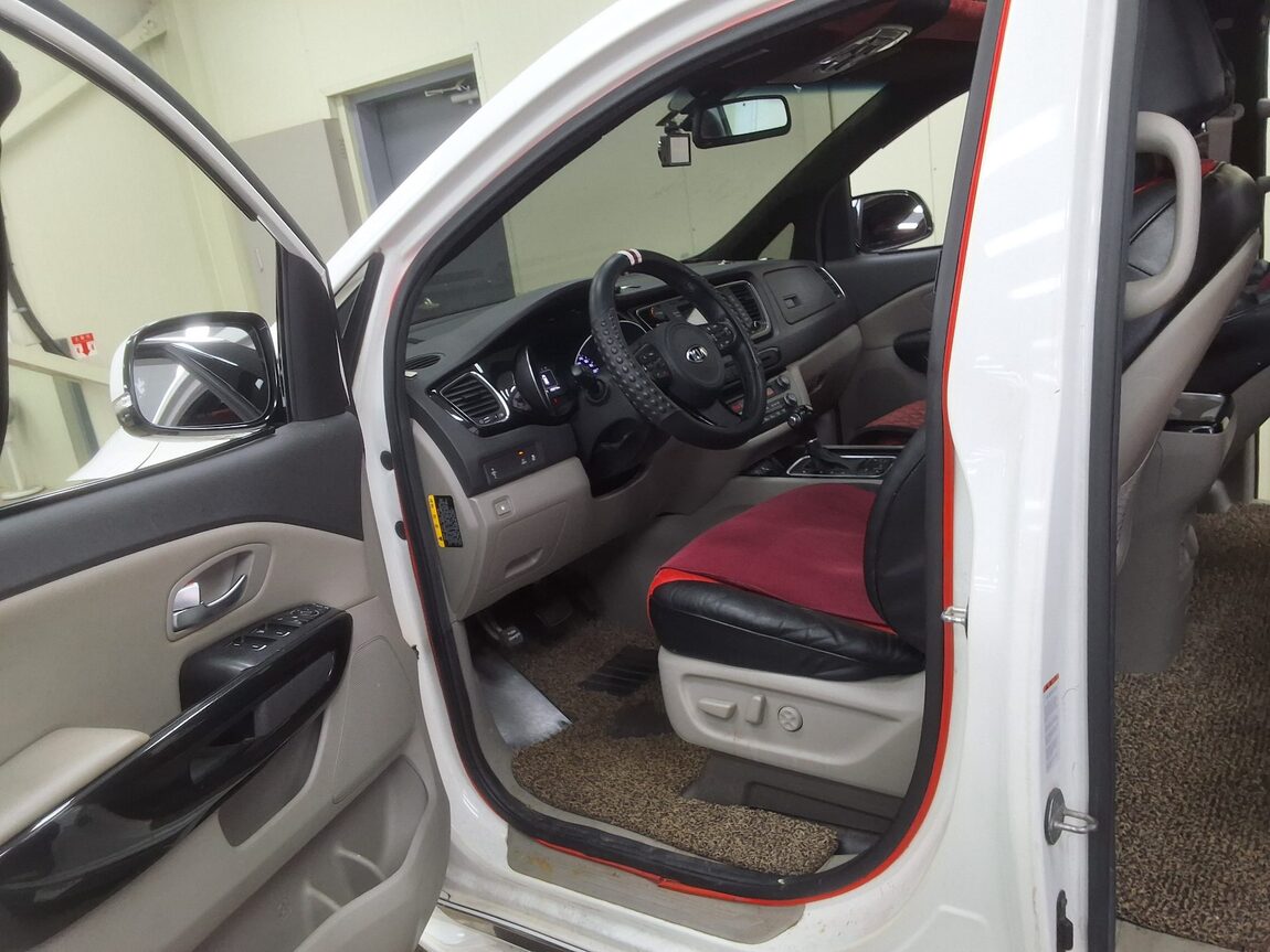 KIA ALL NEW CARNIVAL 9-SEATER DIESEL PRESTIGE 2015 - zdjęcie 11