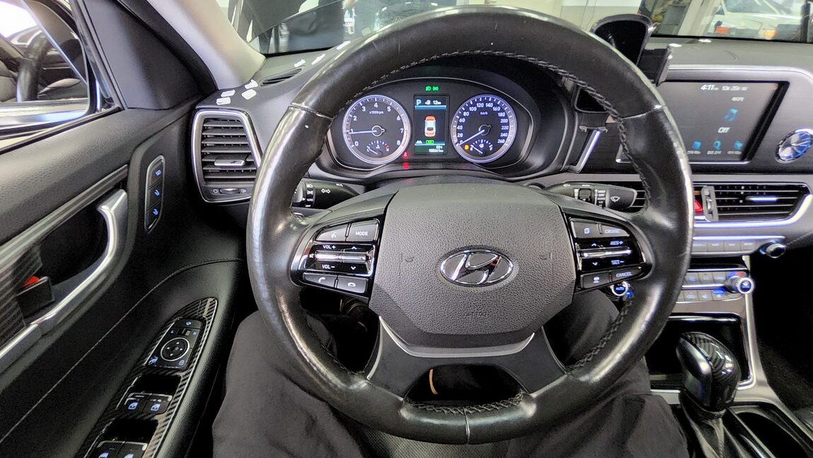 HYUNDAI GRANDEUR IG 3.0 GDi EXCLUSIVE SPECIAL 2019 - zdjęcie 17