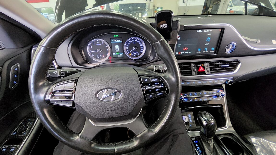 HYUNDAI GRANDEUR IG 3.0 GDi EXCLUSIVE SPECIAL 2019 - zdjęcie 18