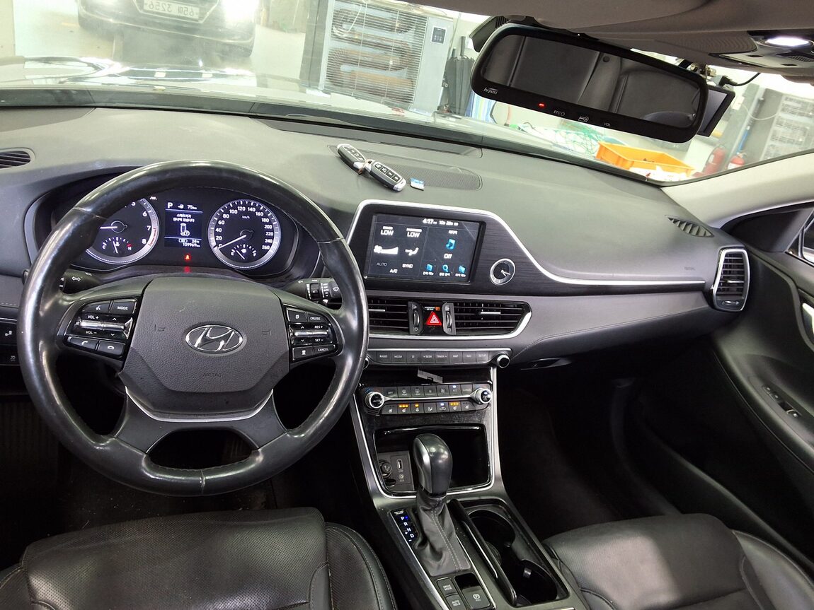 HYUNDAI GRANDEUR IG 2.4 GDi PREMIUM 2018 - zdjęcie 11