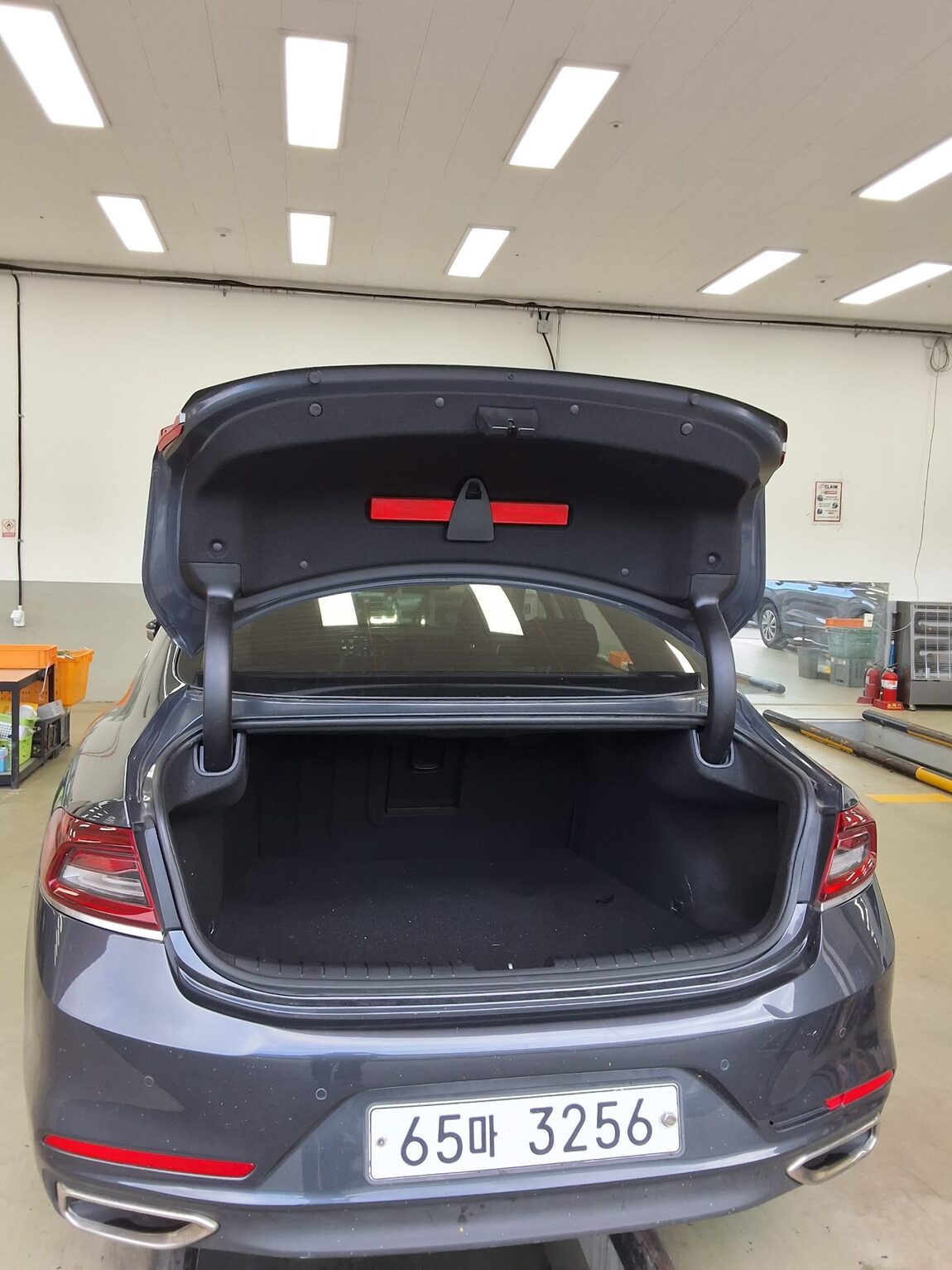 HYUNDAI GRANDEUR IG 2.4 GDi PREMIUM 2018 - zdjęcie 15