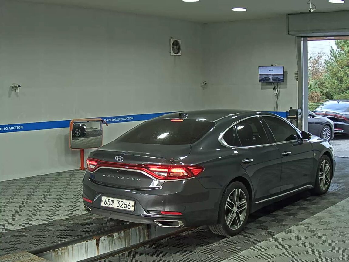 HYUNDAI GRANDEUR IG 2.4 GDi PREMIUM 2018 - zdjęcie 5