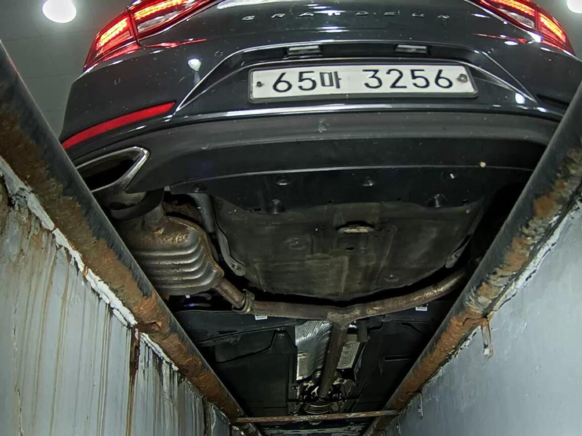 HYUNDAI GRANDEUR IG 2.4 GDi PREMIUM 2018 - zdjęcie 8