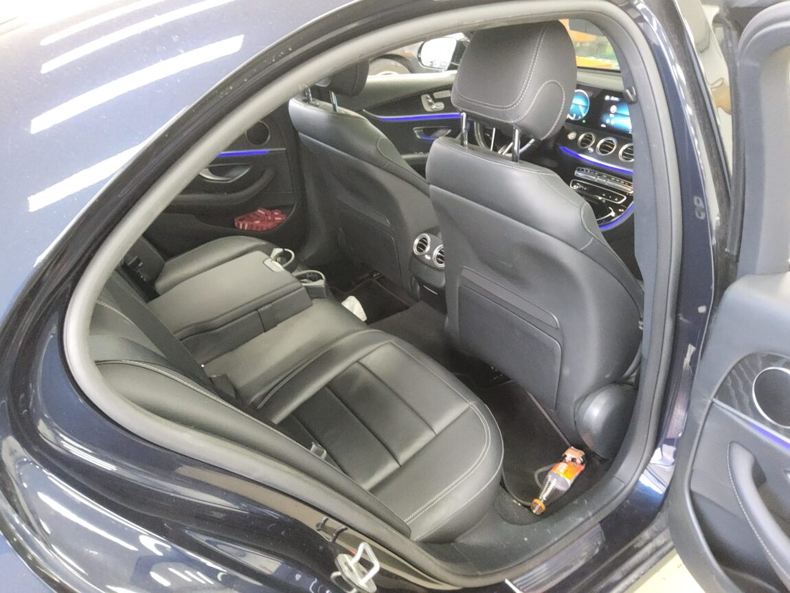 MERCEDES-BENZ E-CLASS (5TH GEN) E250 AVANTGARDE 2022 - zdjęcie 13