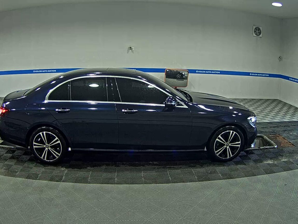 MERCEDES-BENZ E-CLASS (5TH GEN) E250 AVANTGARDE 2022 - zdjęcie 4