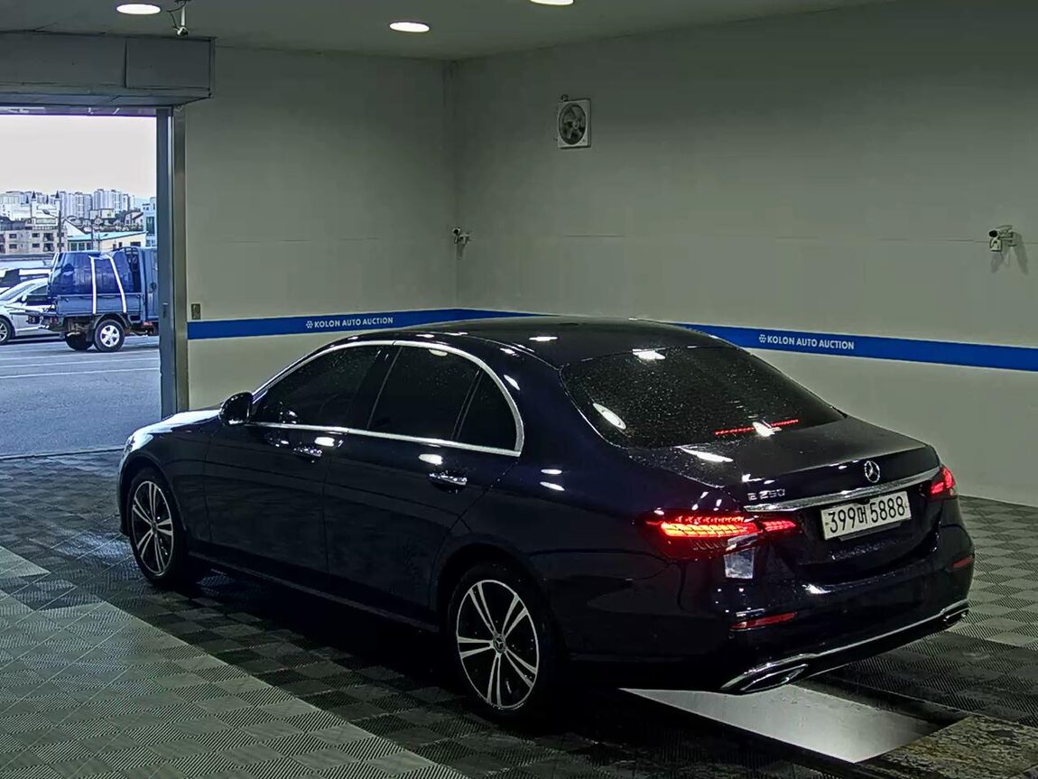 MERCEDES-BENZ E-CLASS (5TH GEN) E250 AVANTGARDE 2022 - zdjęcie 6