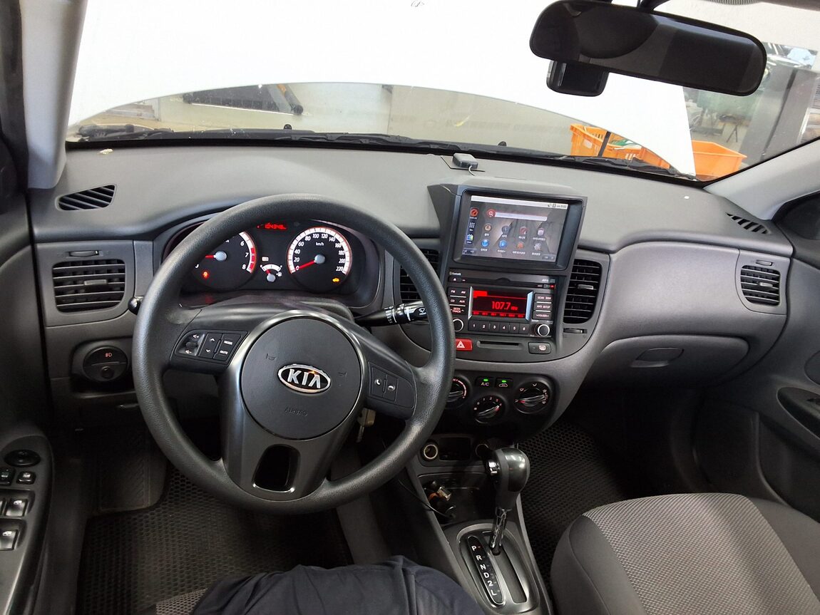KIA PRIDE (NEW) 4-DOOR 1.4 DOHC LX 2011 - zdjęcie 11