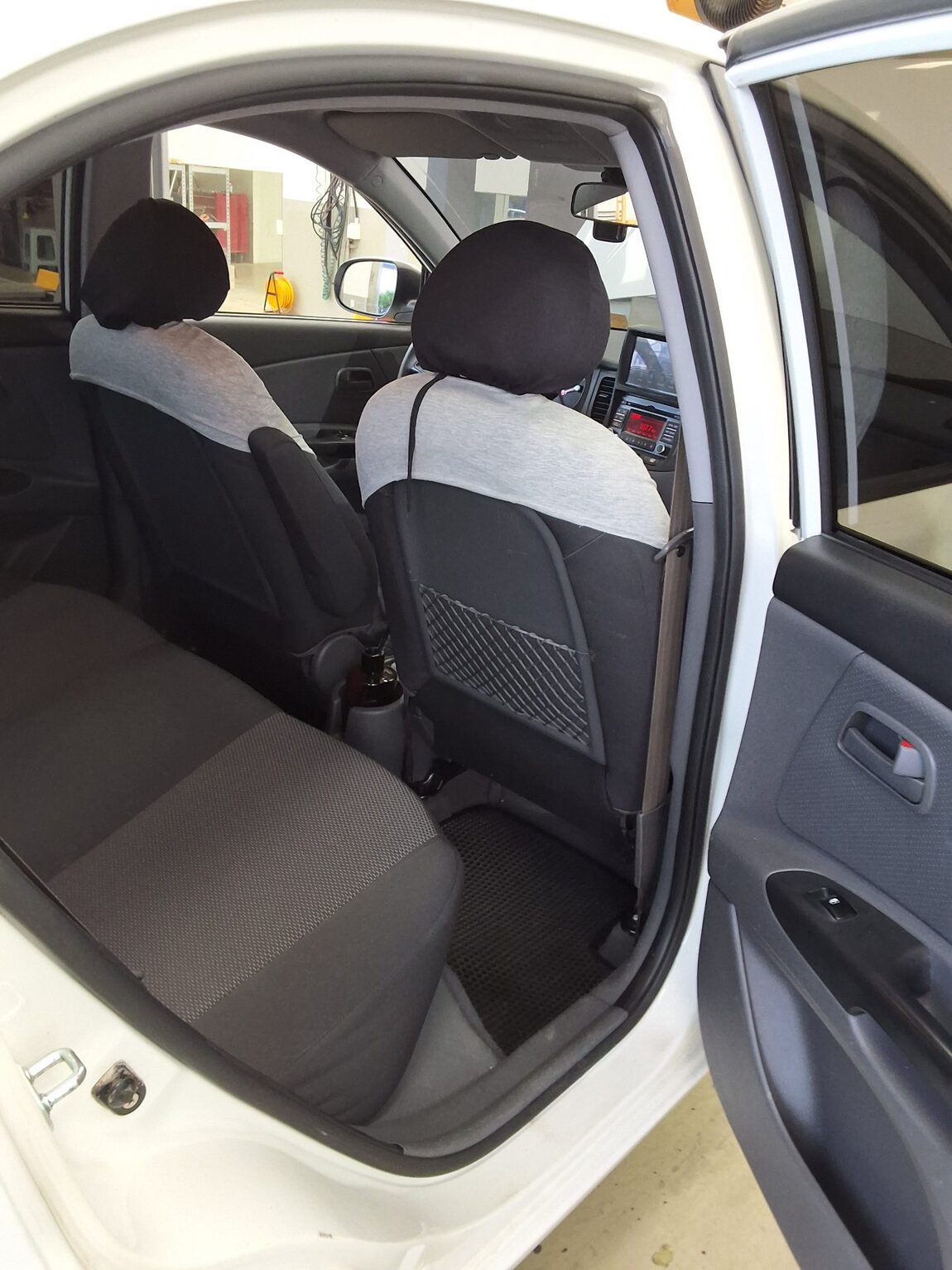 KIA PRIDE (NEW) 4-DOOR 1.4 DOHC LX 2011 - zdjęcie 13