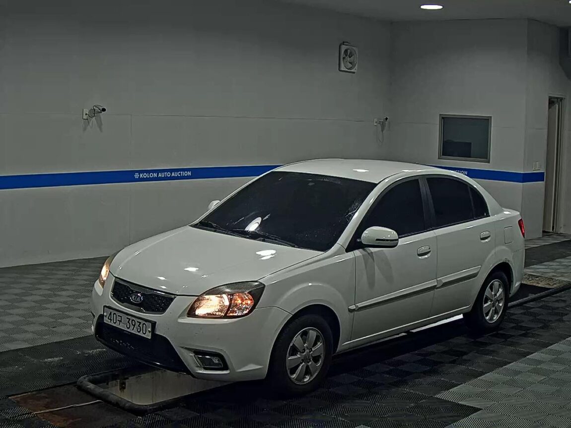 KIA PRIDE (NEW) 4-DOOR 1.4 DOHC LX 2011 - zdjęcie 2