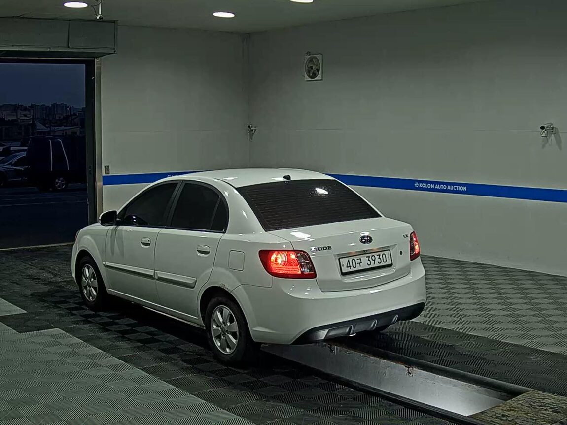 KIA PRIDE (NEW) 4-DOOR 1.4 DOHC LX 2011 - zdjęcie 6