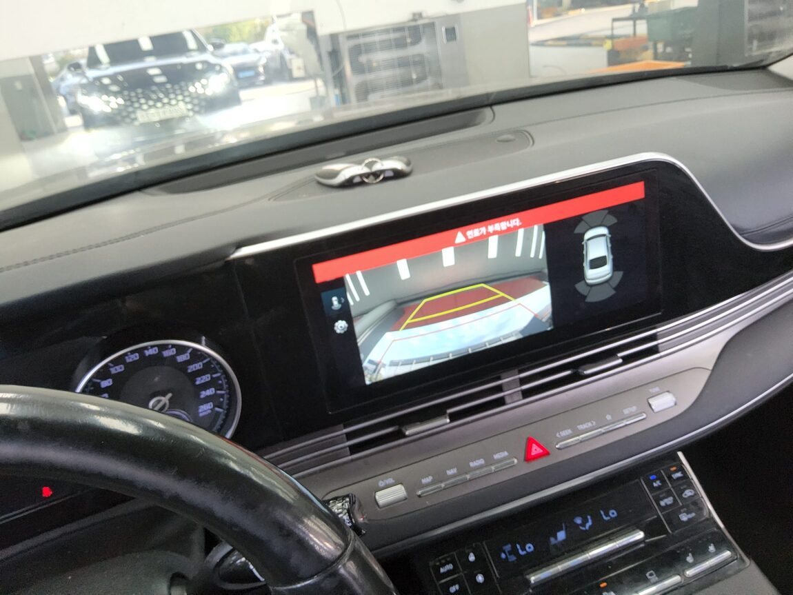 HYUNDAI THE NEW GRANDEUR IG HYBRID 2.4 HEV PREMIUM CHOICE 2021 - zdjęcie 18