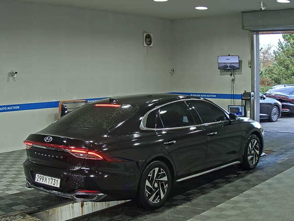 HYUNDAI THE NEW GRANDEUR IG HYBRID 2.4 HEV PREMIUM CHOICE 2021 - zdjęcie 5