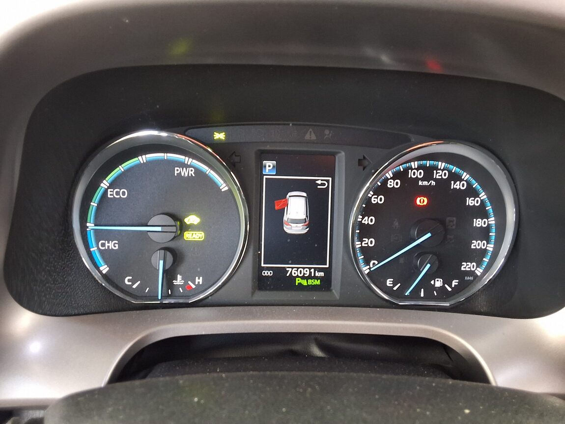 TOYOTA RAV4 (4TH GEN) 2.5 4WD HYBRID 2016 - zdjęcie 9