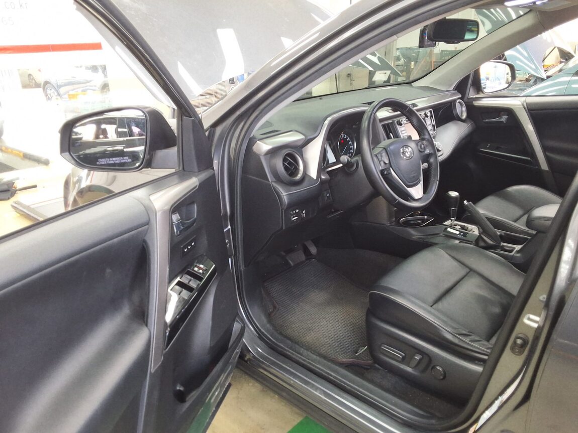 TOYOTA RAV4 (4TH GEN) 2.5 4WD HYBRID 2016 - zdjęcie 10