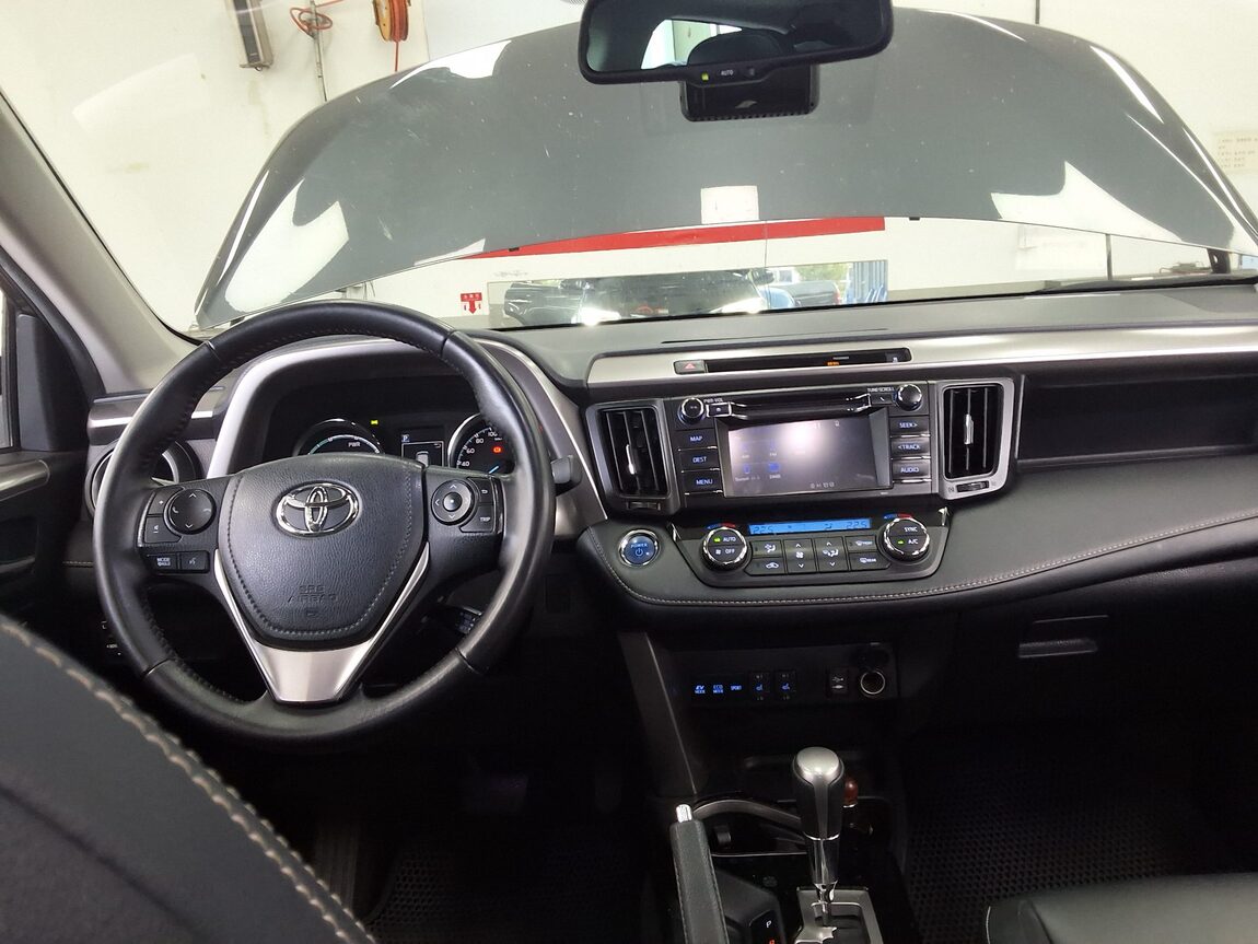 TOYOTA RAV4 (4TH GEN) 2.5 4WD HYBRID 2016 - zdjęcie 11