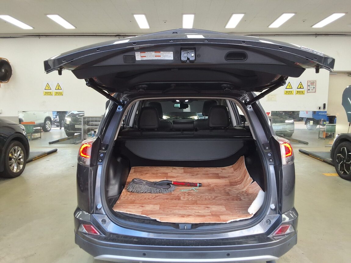 TOYOTA RAV4 (4TH GEN) 2.5 4WD HYBRID 2016 - zdjęcie 15