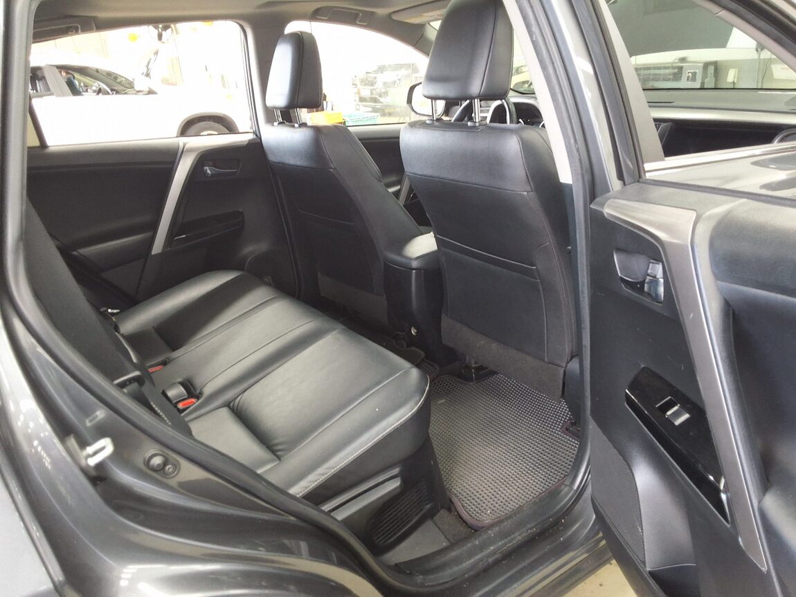 TOYOTA RAV4 (4TH GEN) 2.5 4WD HYBRID 2016 - zdjęcie 13