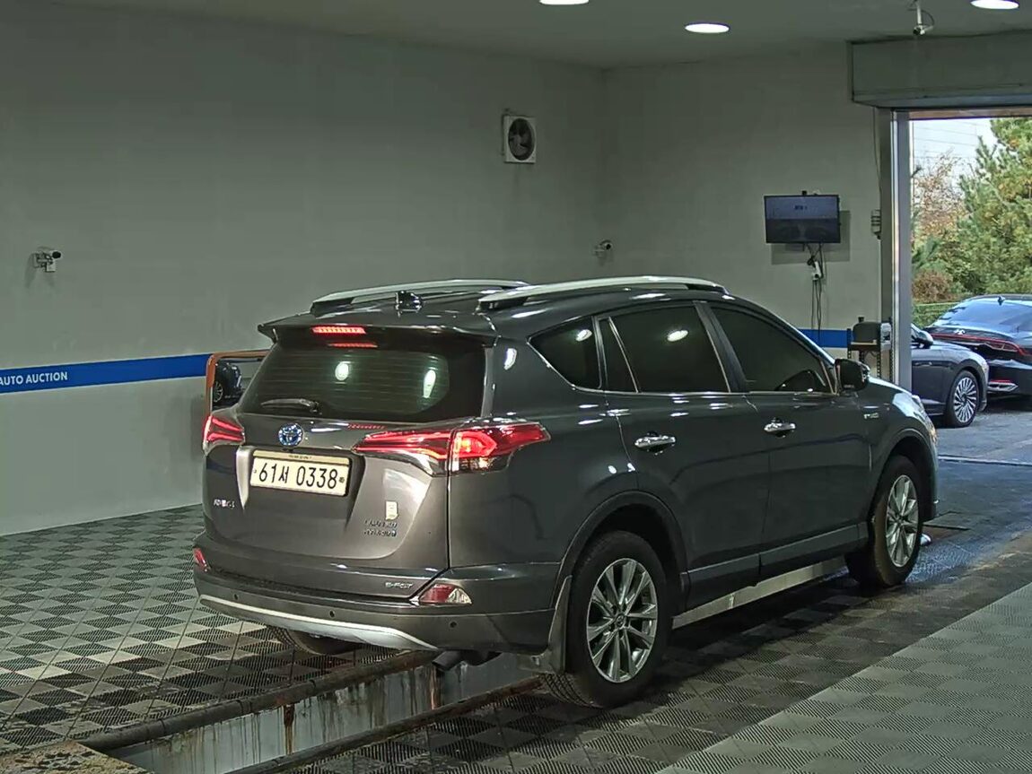 TOYOTA RAV4 (4TH GEN) 2.5 4WD HYBRID 2016 - zdjęcie 5