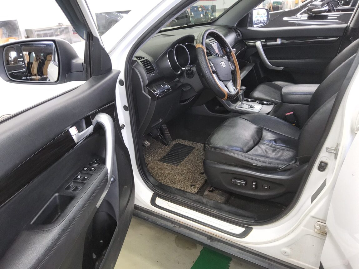 KIA SORENTO R DIESEL 2.0 2WD TLX LUXURY MODEL 2010 - zdjęcie 10