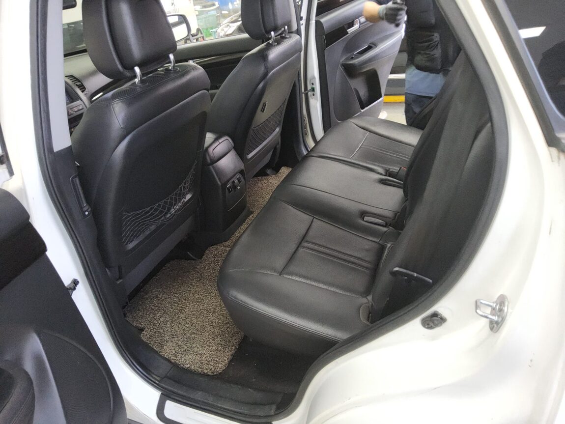 KIA SORENTO R DIESEL 2.0 2WD TLX LUXURY MODEL 2010 - zdjęcie 12