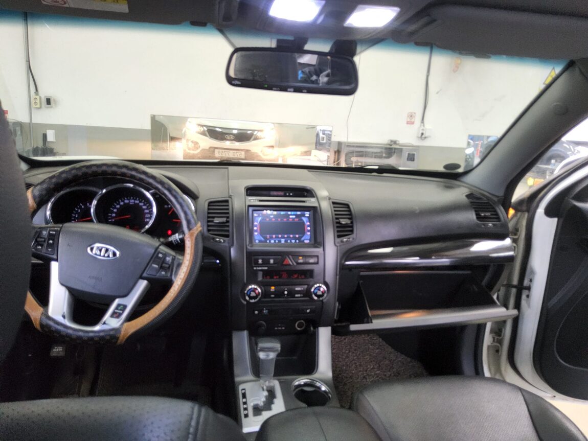 KIA SORENTO R DIESEL 2.0 2WD TLX LUXURY MODEL 2010 - zdjęcie 11