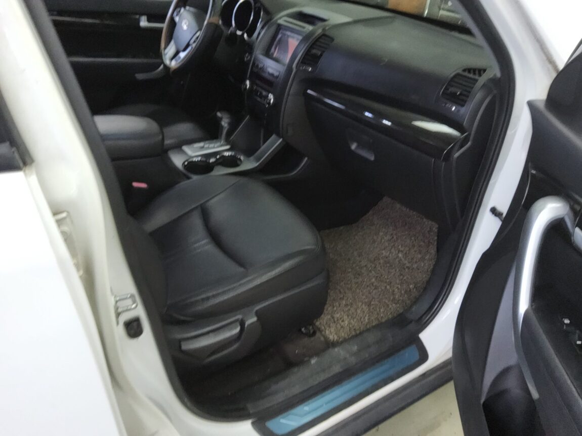 KIA SORENTO R DIESEL 2.0 2WD TLX LUXURY MODEL 2010 - zdjęcie 14
