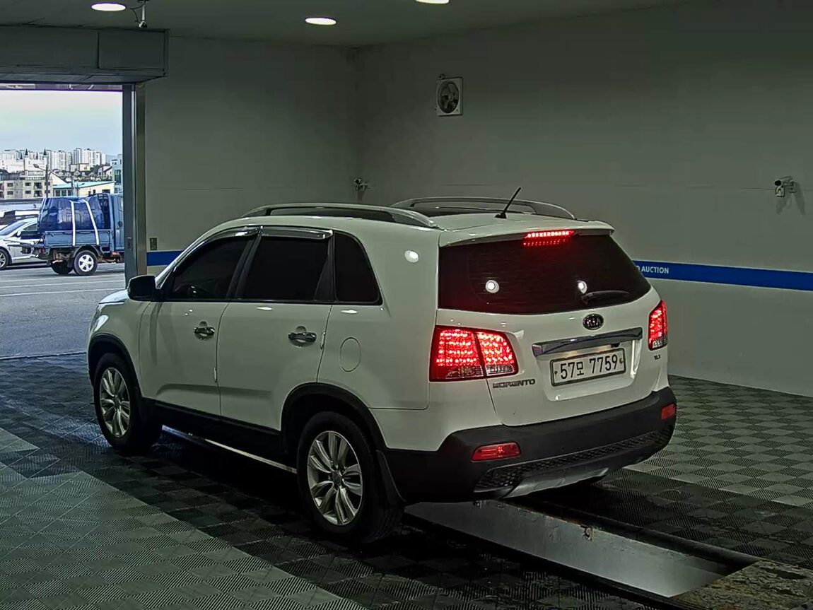KIA SORENTO R DIESEL 2.0 2WD TLX LUXURY MODEL 2010 - zdjęcie 6